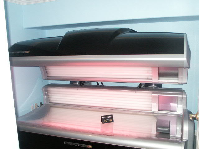 photo of a used ETS SolarForce 648 tanning bed